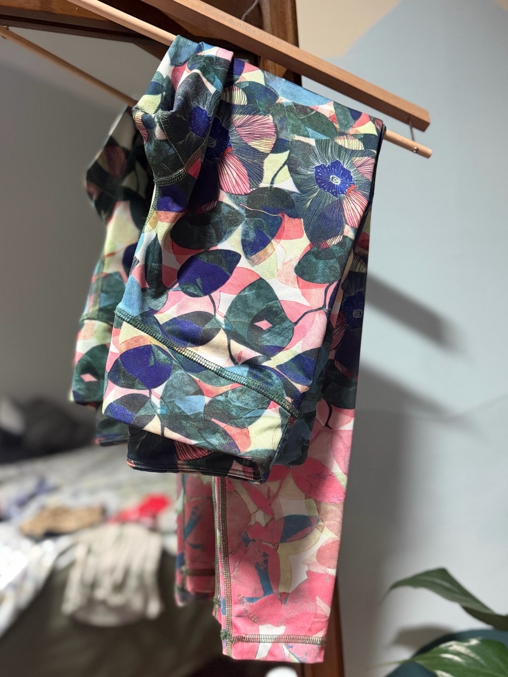 Pure + Good Floral Active Legging in Pink, Green & Cream